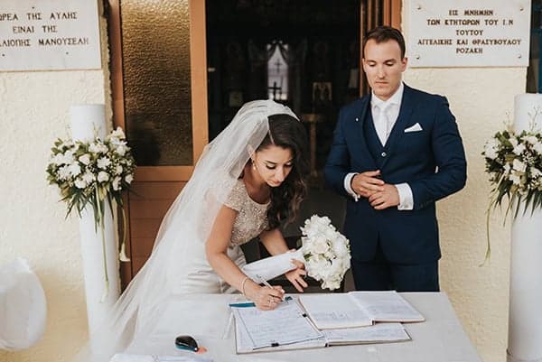 summer-traditional-wedding-crete-peonies-kalles_15