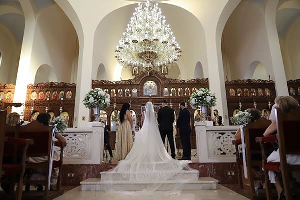 beautiful-fall-wedding-nicosia-romantic-atmosphere-all-white_07z