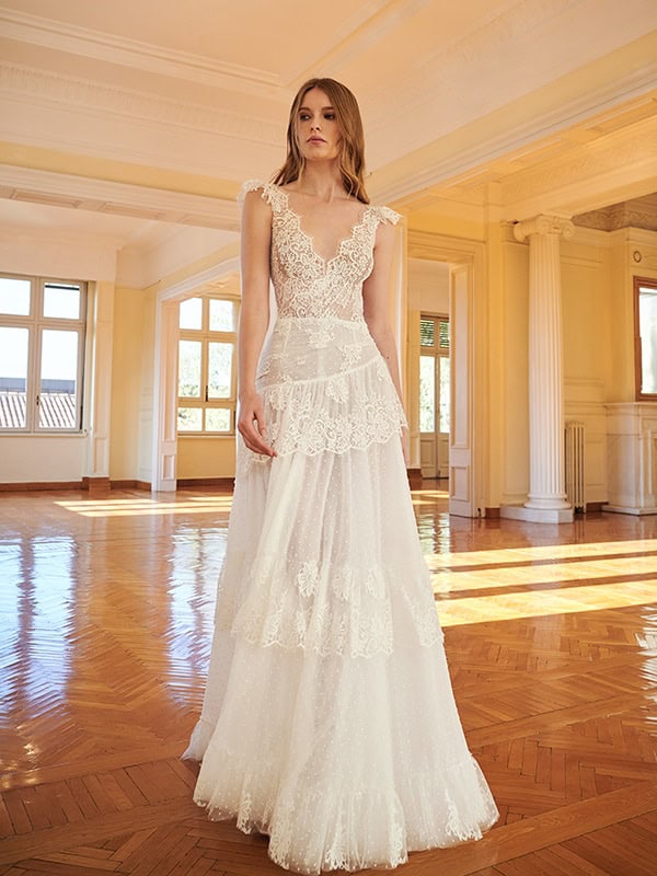 flowy-wedding-dresses-romantic-bridal-look-bridal-fall-collection-2021_03