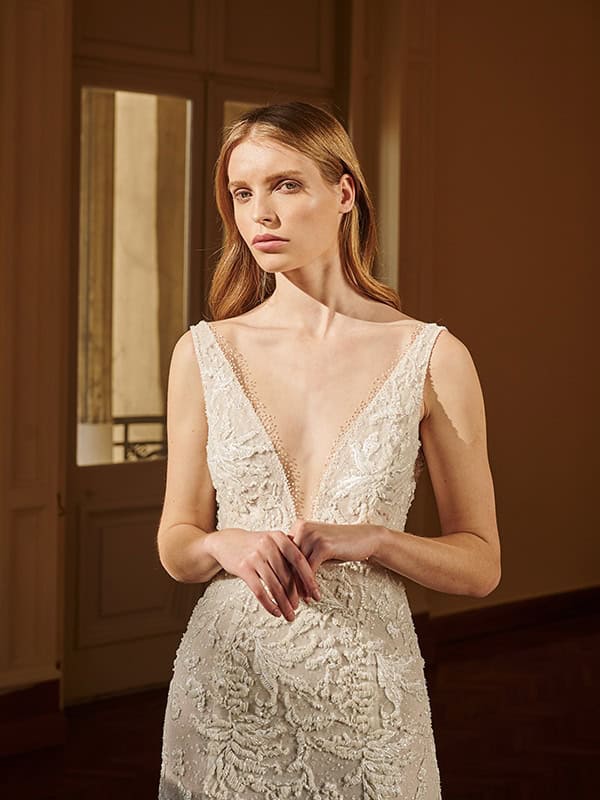 flowy-wedding-dresses-romantic-bridal-look-bridal-fall-collection-2021_05