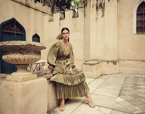 stunning-flowy-dresses-for-weddings_01