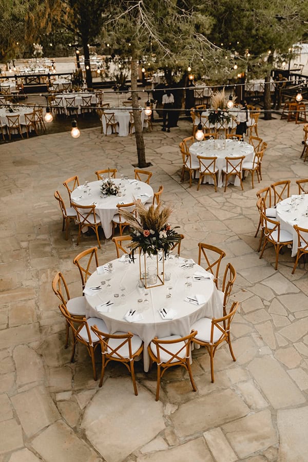 autumn-wedding-larnaca-white-coral-colors_32x