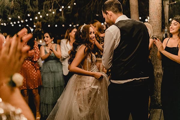 autumn-wedding-larnaca-white-coral-colors_47