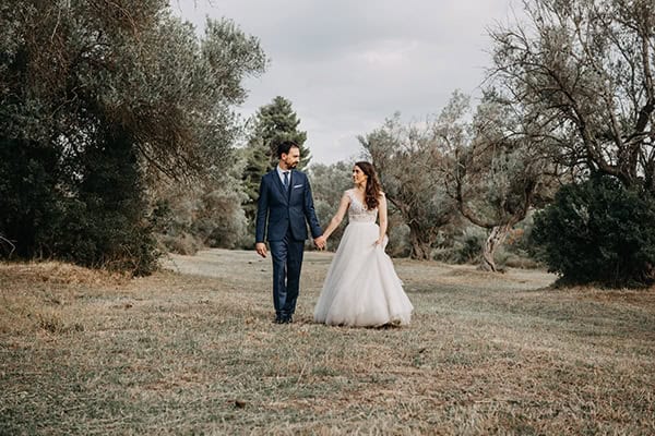 Όμορφη day after φωτογράφιση σε ελαιώνα με τα πιο ρομαντικά στιγμιότυπα │ Μαρίνα & Νίκος