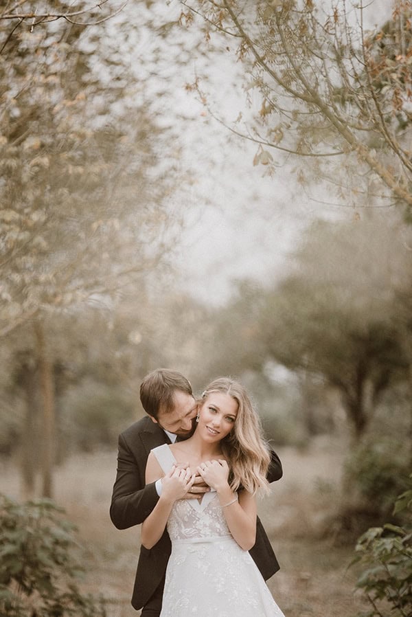 beautiful-fall-wedding-astilbes-roses_01x