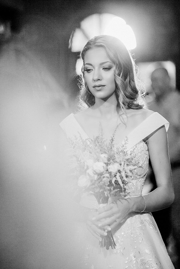 beautiful-fall-wedding-astilbes-roses_17x