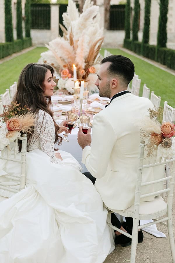 chic-bohemian-styled-shoot-unique-wedding-decoration-details-ivory-gold-hues_24x