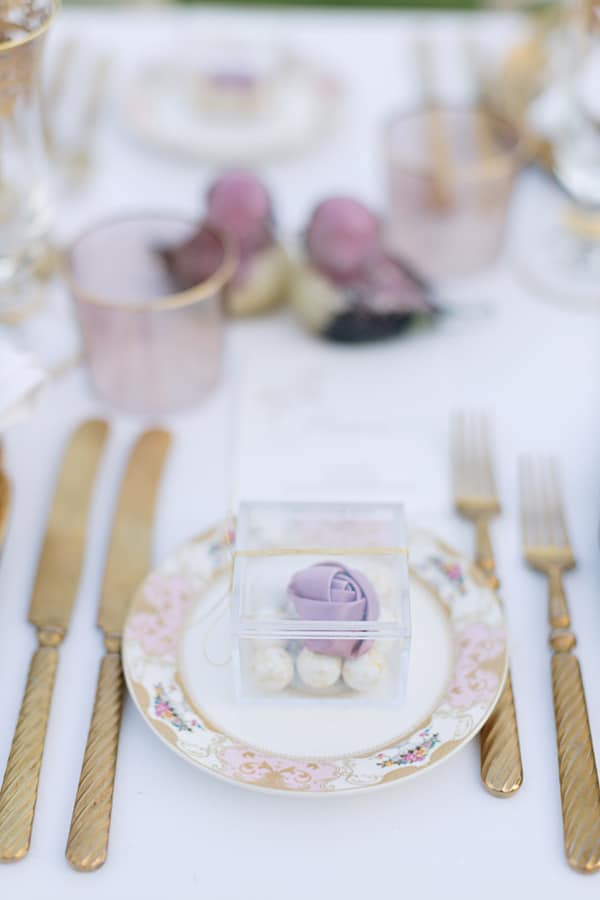 chic-bohemian-styled-shoot-unique-wedding-decoration-details-ivory-gold-hues_25x