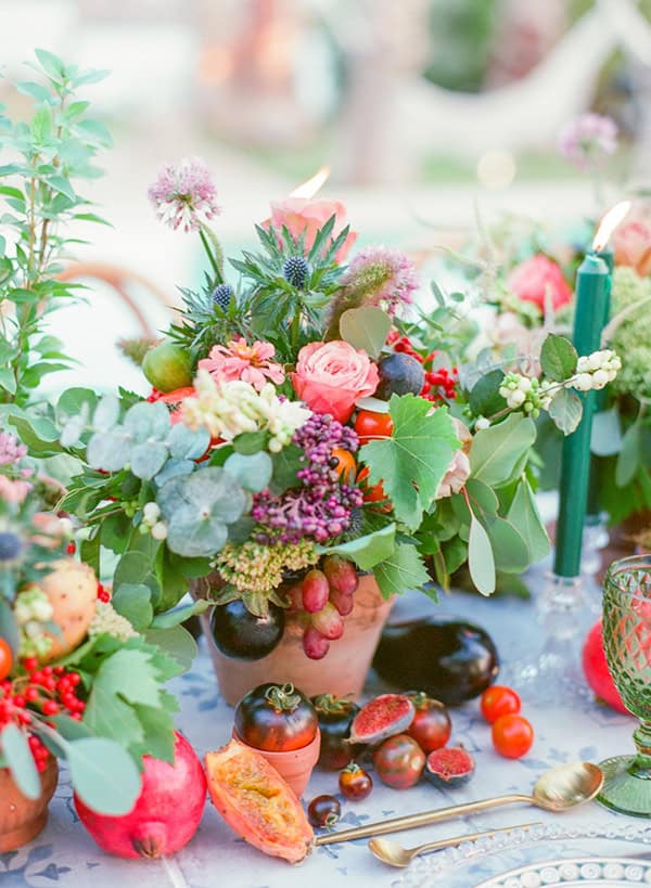 dreamy-tuscany-inspired-styled-shoot-stunning-emerald-green-red-hues_10x