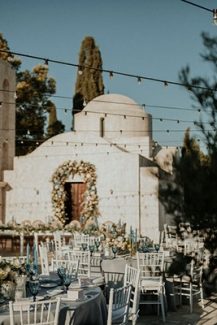 Γραφικό εκκλησάκι της Αγίας Αθανασίας στο Anassa Hotel στην Πάφο