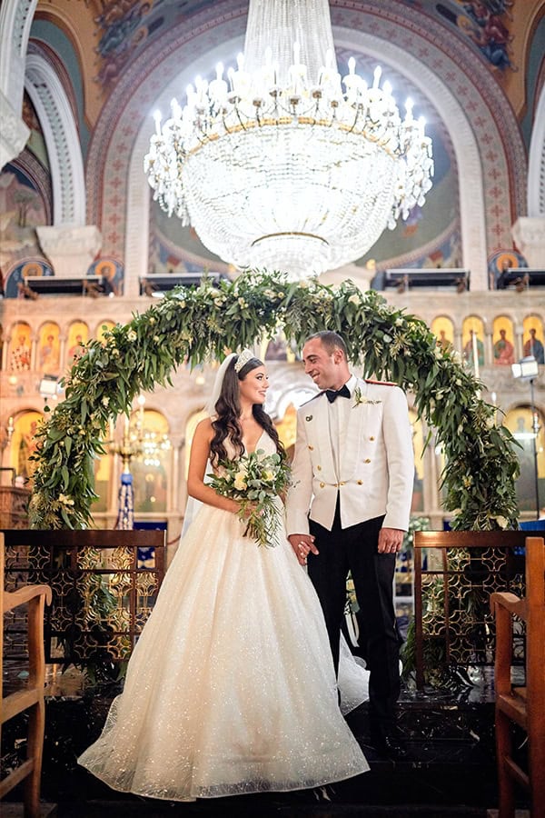 military-wedding-limassol-olive-white-roses_14