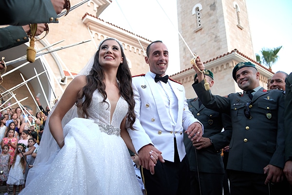 military-wedding-limassol-olive-white-roses_15