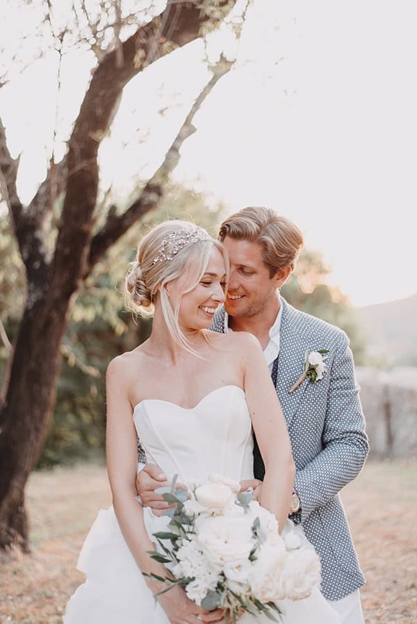 romantic-destination-wedding-corfu-pastel-colors_01x