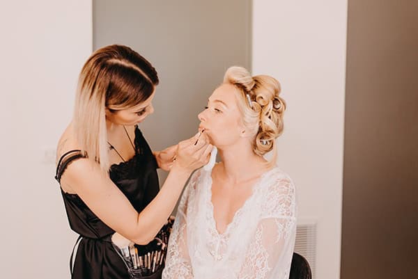 romantic-destination-wedding-corfu-pastel-colors_04x