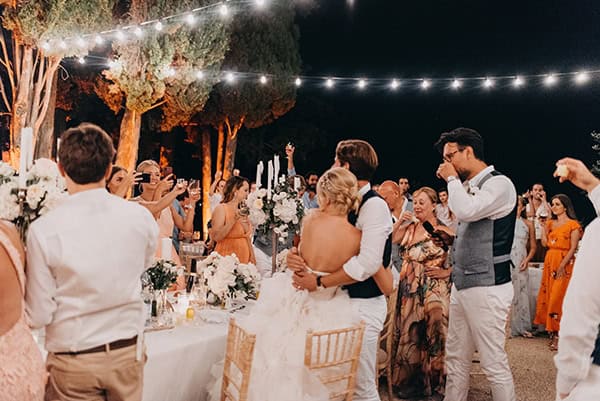 romantic-destination-wedding-corfu-pastel-colors_20