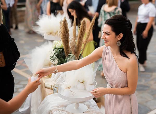 romantic-wedding-larisa-white-beige-colors_15