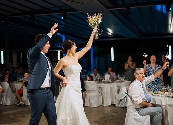 romantic-wedding-larisa-white-beige-colors_19