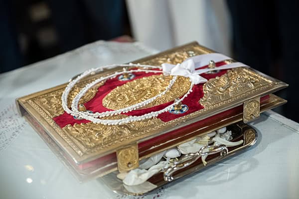 summer-romantic-wedding-santorini-full-white-colour_12