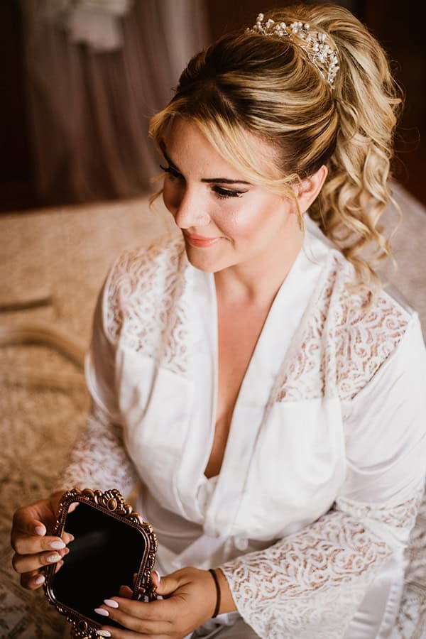 Εντυπωσιακό νυφικό χτένισμα αλογοουρά