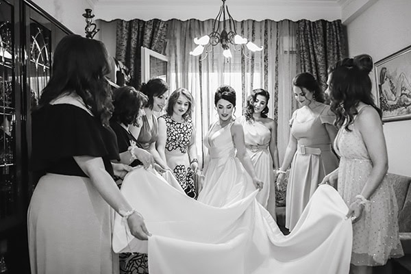 beautiful-fall-wedding-larisa-baby-breaths-romantic-details_06