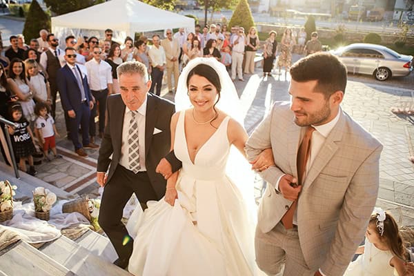 beautiful-fall-wedding-larisa-baby-breaths-romantic-details_12