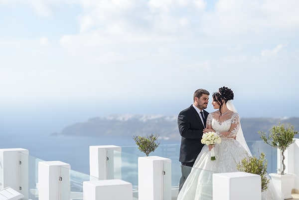 dreamy-wedding-santorini-island-orchids-roses_01