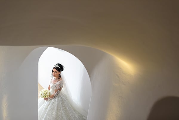 dreamy-wedding-santorini-island-orchids-roses_26