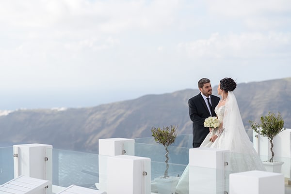 dreamy-wedding-santorini-island-orchids-roses_27
