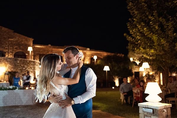 fall-wedding-romantic-white-floral-design_09