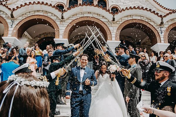 Ανοιξιάτικος στρατιωτικός γάμος στην Αθήνα με ρομαντική διάθεση  ǀ  Ιφιγένεια & Θάνος