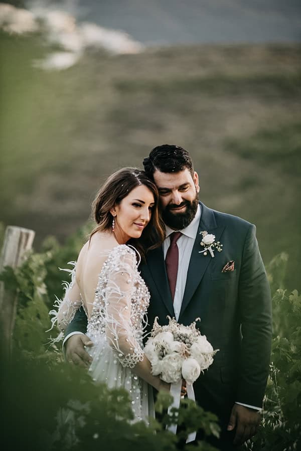 outdoor-summer-wedding-athens-white-flowers-romantic-details_02x