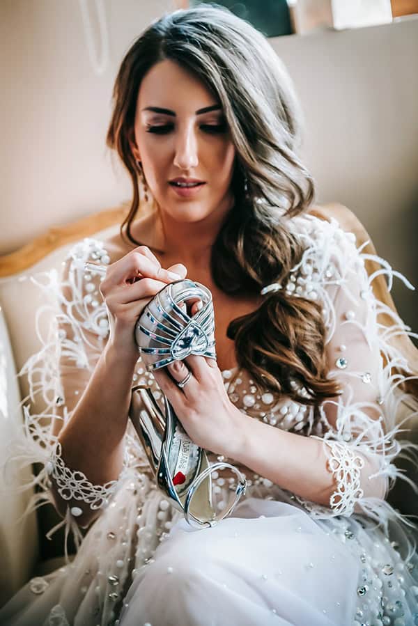 outdoor-summer-wedding-athens-white-flowers-romantic-details_09