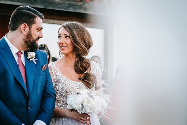 outdoor-summer-wedding-athens-white-flowers-romantic-details_19