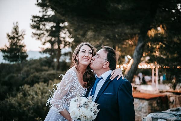 outdoor-summer-wedding-athens-white-flowers-romantic-details_23