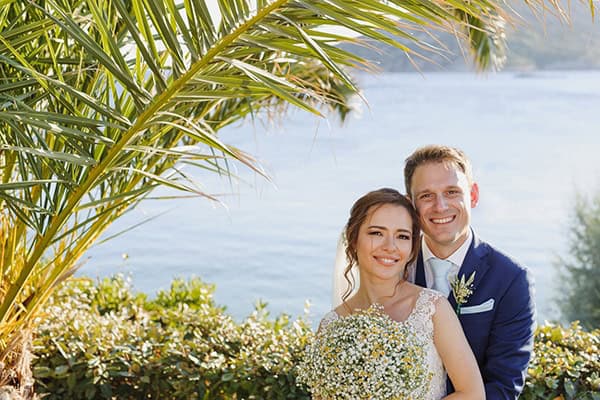 Ρομαντικός καλοκαιρινός γάμος στην Αθήνα με γυψοφύλλη και χαμομήλι │ Κορίνα & Δημήτρης