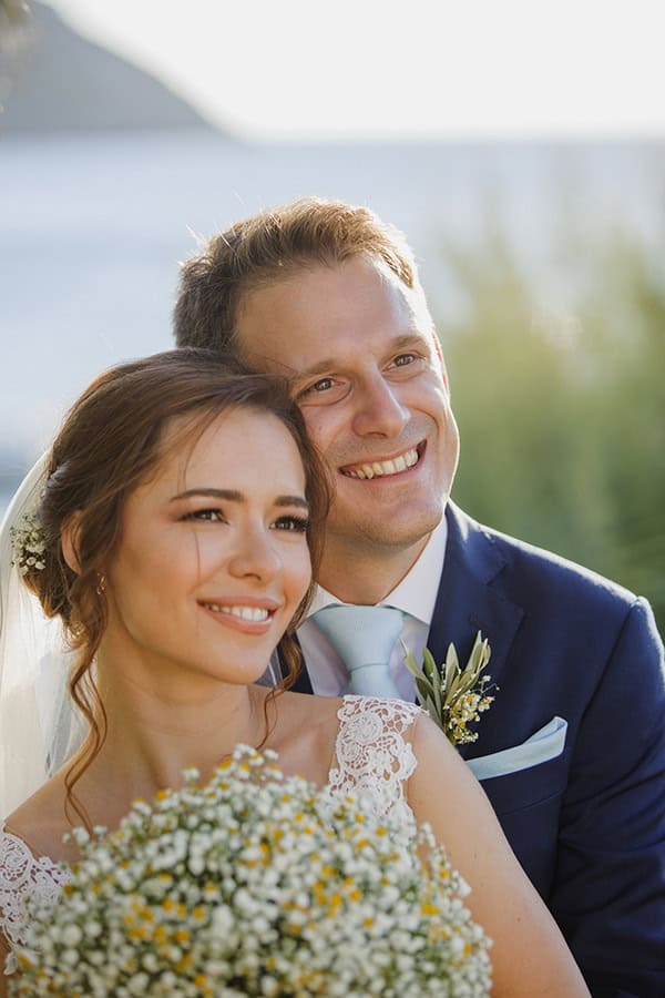romantic-summer-wedding-athens-baby-breath-chamomile_02
