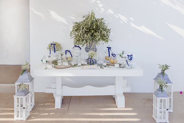 romantic-summer-wedding-athens-baby-breath-chamomile_08