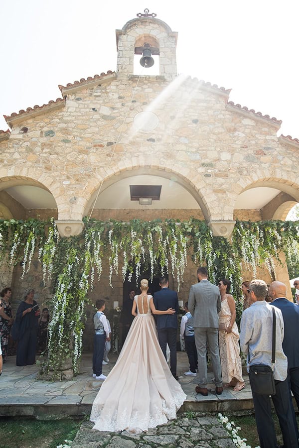 spring-wedding-thessaloniki-floral-decoration-lush-greenery_15