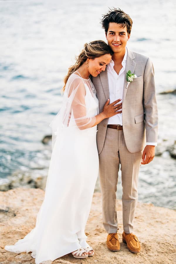 summer-destination-wedding-fuchsia-bougainvillea_01