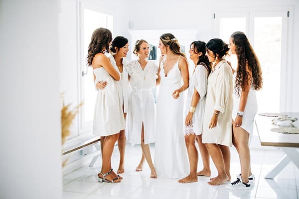 summer-destination-wedding-fuchsia-bougainvillea_09