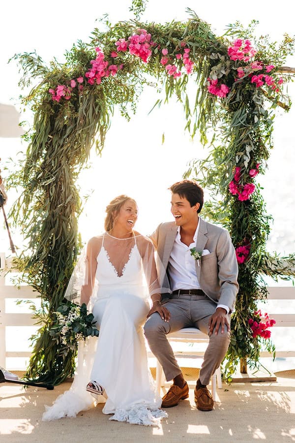 summer-destination-wedding-fuchsia-bougainvillea_22