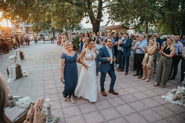 summer-wedding-larissa-baby-breath-details_14