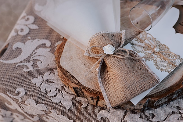 vintage-wedding-orestiada-roses-pastel-colours_16