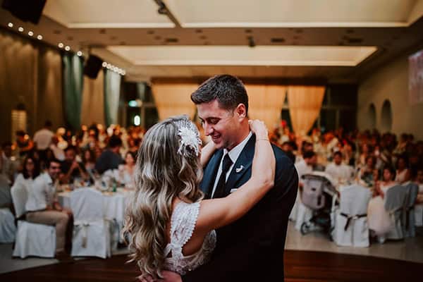 vintage-wedding-orestiada-roses-pastel-colours_30