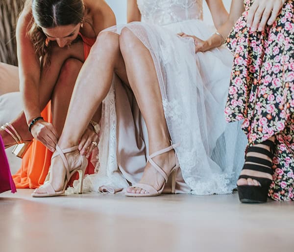 beautiful-summer-wedding-athens-coral-bohemian-details_05x