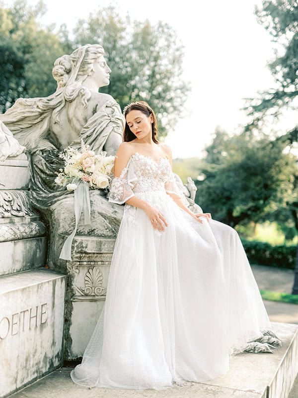 dreamy-styled-shoot-rome-utterly--romantic-wedding-dresses_01