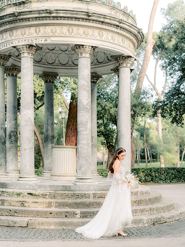 dreamy-styled-shoot-rome-utterly--romantic-wedding-dresses_07