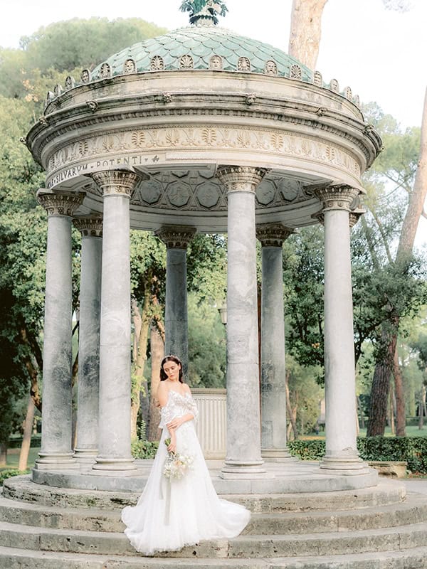dreamy-styled-shoot-rome-utterly--romantic-wedding-dresses_12