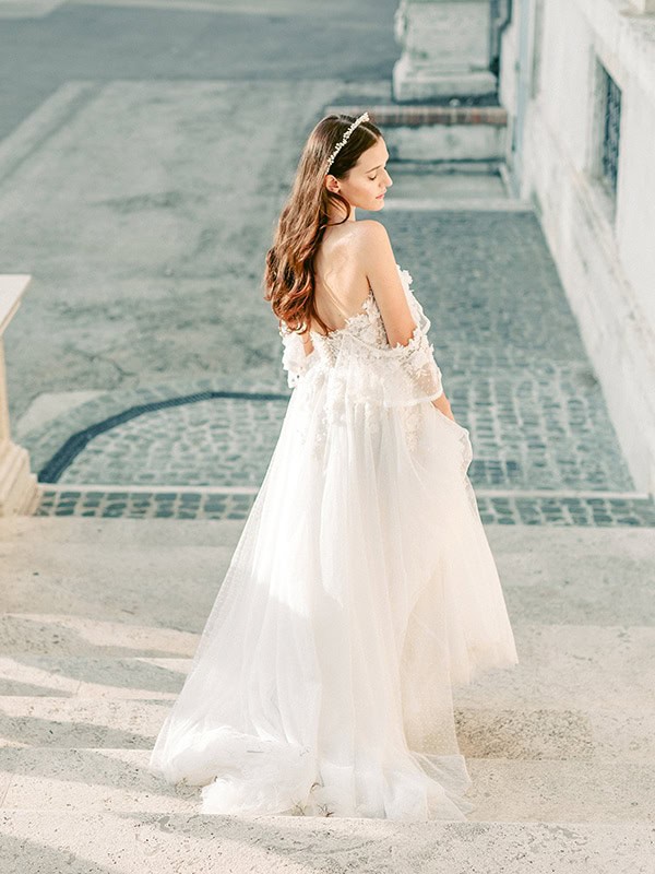 dreamy-styled-shoot-rome-utterly--romantic-wedding-dresses_18