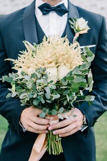 Πρωτότυπη σύνθεση για νυφική ανθοδέσμη σε ιβουάρ τόνους